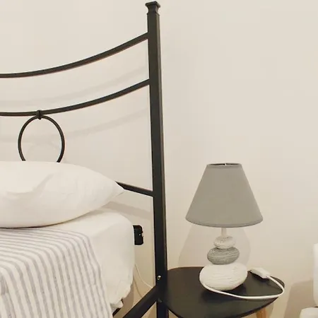 Lägenhet La Rupe E Il Giardino